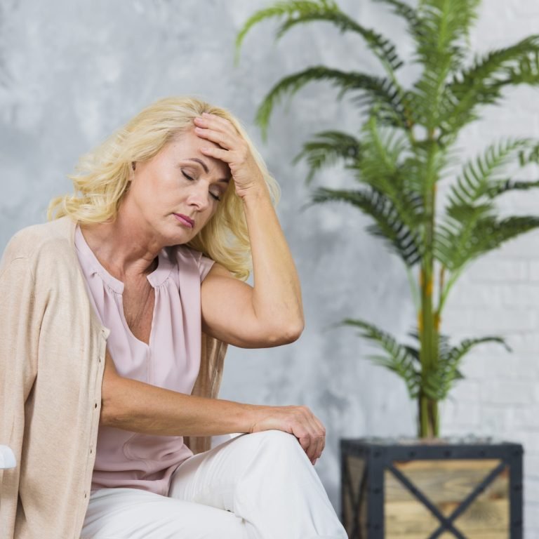old-lady-having-headache
